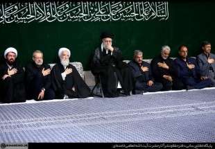 اقامة مراسم عزاء ليلة عاشوراء الامام الحسين (ع) بحضور قائد الثورة
