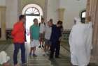 ​اعتراض مردم الجزایر به پوشش نامناسب سفیر انگیس در مسجد