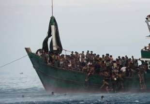 Boat carrying Rohingya Muslims sinks off Bangladesh, 12 dead