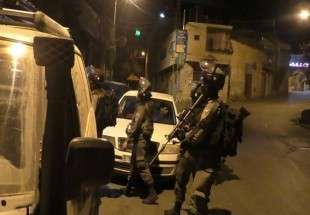حمله ارتش اسرائیل به کرانه باختری و بازداشت 15 فلسطینی/جبهه خلق برای آزادی فلسطین:بازداشت های سیاسی به آشتی ملی لطمه می زند