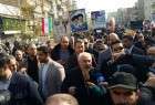 ظريف : الشعب الايراني متمسك بقوة بالثورة