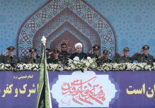 ​روحانی : تاریخ دفاع 8 ساله سرمشق و راه آینده ما است