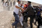 صهیونیست‌ها روستای «خان احمر» را محاصره کردند/اتحادیه اروپا خواستار توقف خشونت‌ها علیه معترضان فلسطینی شد