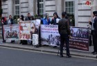 تجمع فعالان عربستانی و بحرینی در مقابل سفارت عربستان در لندن