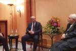 ظريف ووزير الدفاع اللبناني يبحثان التعاون الثنائي وقضايا المنطقة