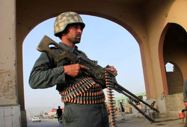 Au moins cinq morts et des dizaines de blessés dans un attentat des talibans