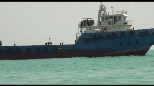 مشاهد للسفينة المحتجزة من قبل الحرس الثوري لتهريبها الوقود  - فيديو  