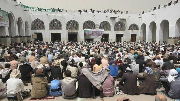 الآلاف من اليمن  يحتفلون لإحياء جمعة رجب، ذكرى دخول أهل اليمن في الإسلام  