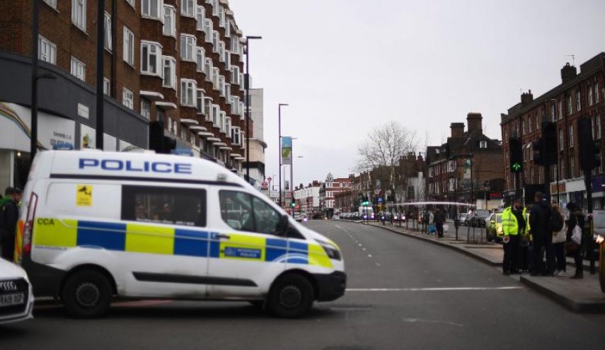 الشرطة البريطانية: أربعة فتيان أصيبوا طعنا في حي والثامستو، بشمال شرق لندن
