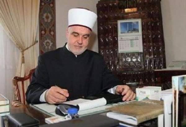 رئیس جامعه اسلامی بوسنی عید فطر را به رهبر معظم انقلاب تبریک گفت