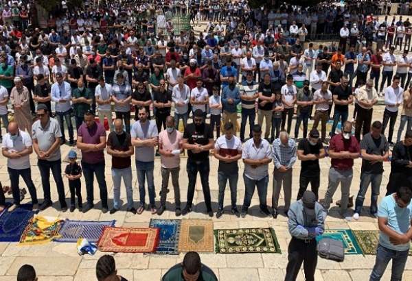 ۵۰ هزار فلسطینی در نماز جمعه مسجدالاقصی حضور یافتند