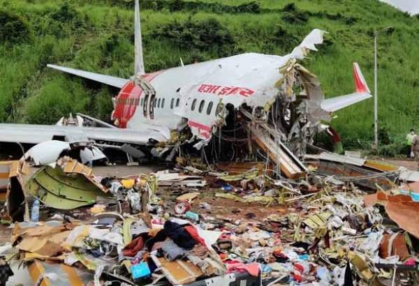 بھارت : مسافر طیارہ کے حادثہ ، پائلٹ سمیت 19 افراد ہلاک