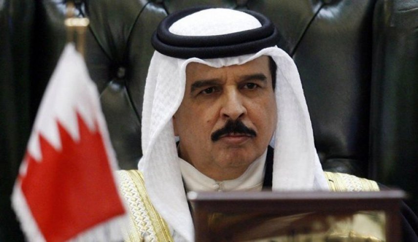 مستشار ملك البحرين يكشف موعد التطبيع البحريني الاسرائيلي