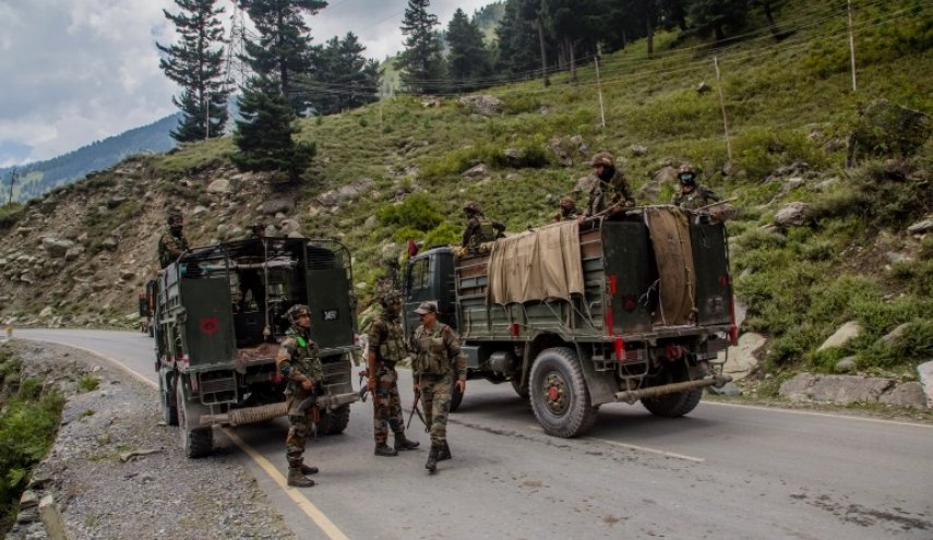 مقتل 10 مدنيين و5 عسكريين في تبادل للقصف عبر الحدود بين الهند وباكستان