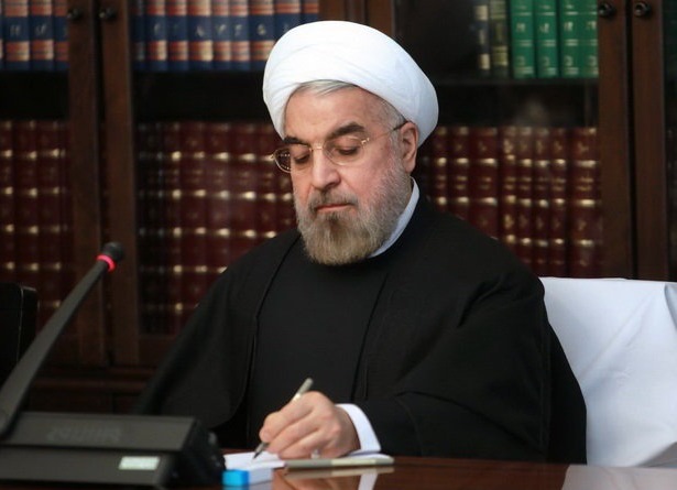 روحاني : يؤكد وقوف ايران الى جانب الحكومة والشعب اللبناني المقاوم دوما