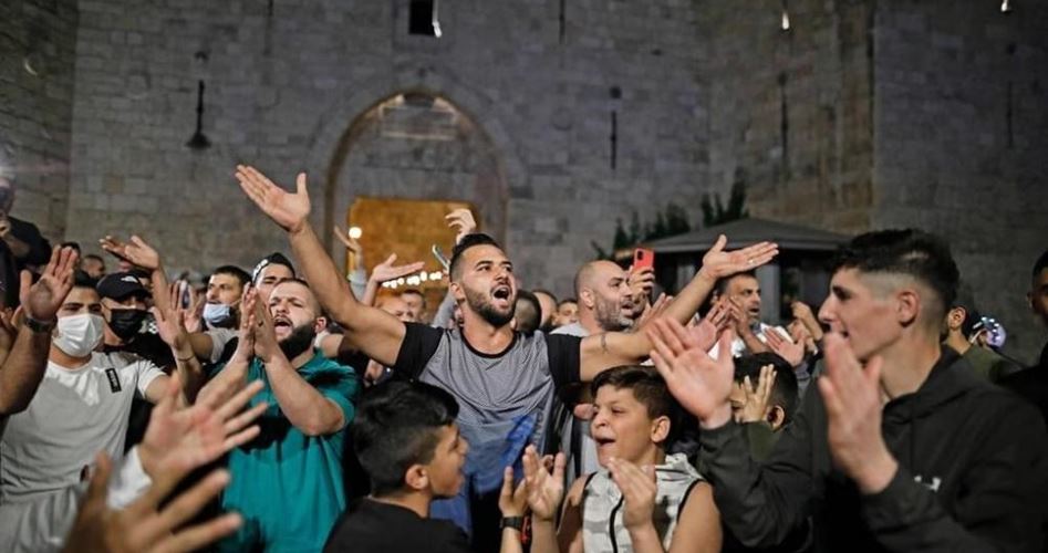 شادی فلسطینی ها به مناسبت برداشتن موانع آهنی باب العامود  