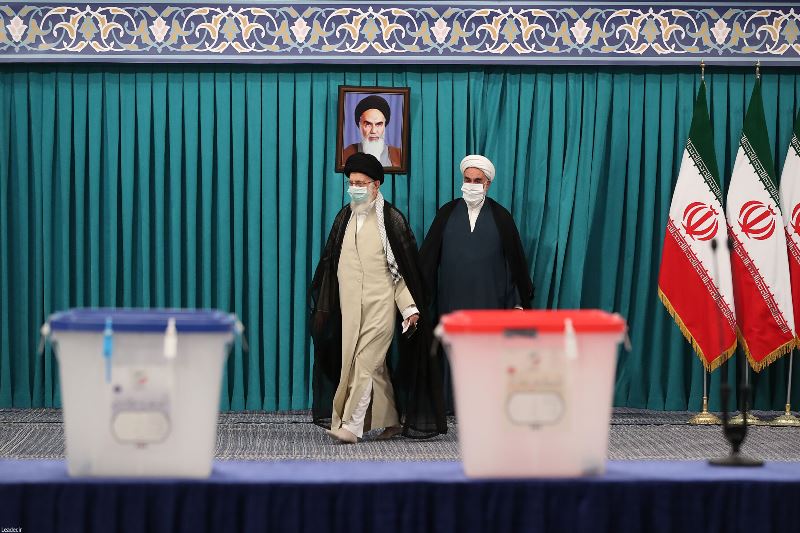 قائد الثورة الإسلامية يدلي بصوته في الانتخابات الرئاسية الايرانية (3)  