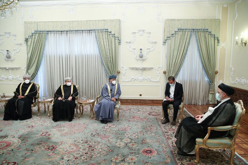 اية الله رئيسي : العلاقات الايرانية العمانية منبثقة عن الاواصر والمشتركات التاريخية بين شعبيهما