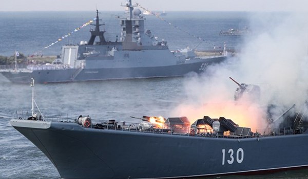 مناورات بحرية ايرانية روسية صينية مشتركة تجري في غضون الاشهر القادمة