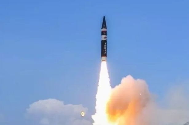 كوريا الشمالية أعلنت عن اختبار ناجح لصاروخ جديد بعيدة المدى