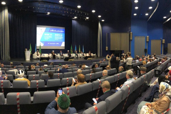 بمشاركة ايران اقيم منتدى "سان بطرسبورغ" الدولي لحوار الأديان في روسيا