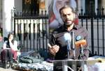 تحصن و اعتصاب غذای فعال بحرینی در مقابل سفارت بحرین در لندن