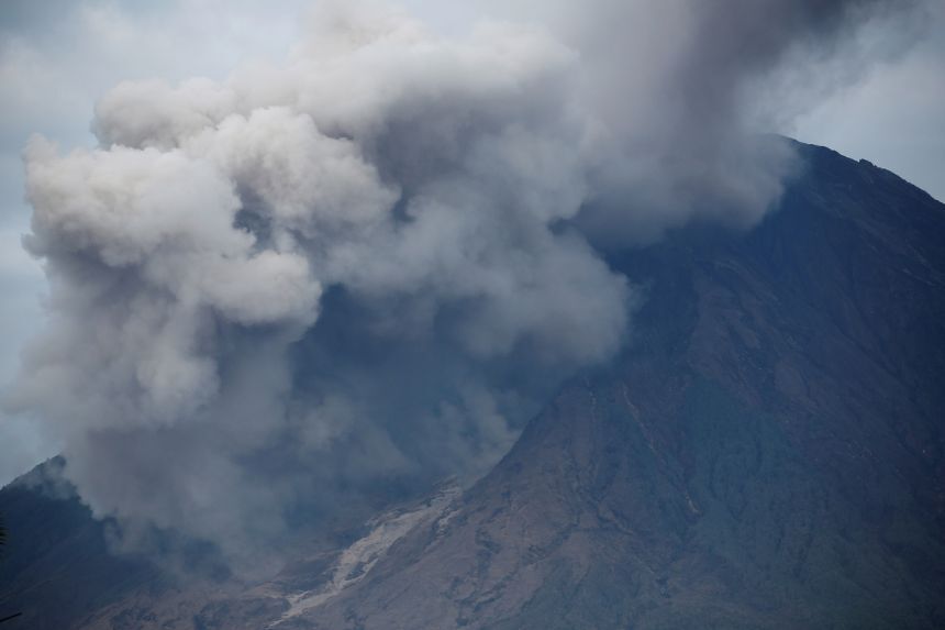 افزایش شمار کشته شدگان آتشفشان اندونزی
