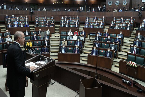 استعفای ٨٧٢ نفر از اعضای حزب عدالت و توسعه ترکیه