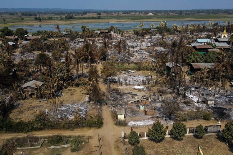 قوات المجلس العسكري تحرق نحو 600 منزل في بورما