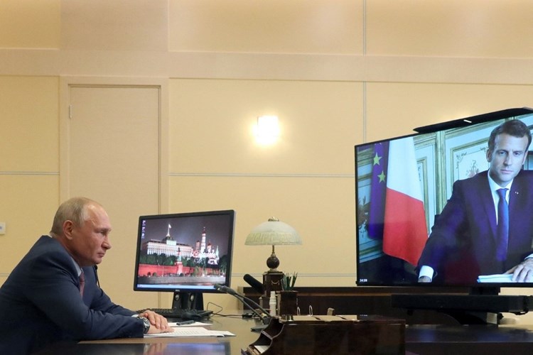 بوتين لـ ماكرون: على واشنطن و"الناتو" التعاطي بجدية مع مطالب موسكو الأمنية