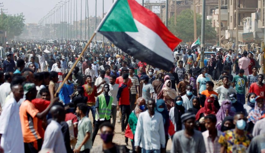 قمع الاحتجاجات في السودان ومقتل متظاهر