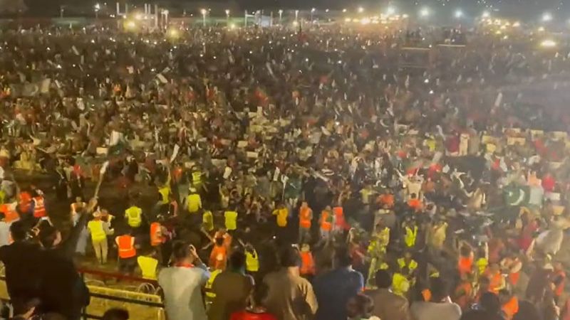 تظاهرات گسترده حامیان عمران خان در کراچی پاکستان  