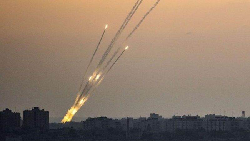 المقاومة الفلسطينية بغزة تجري تجربة صاروخية في إطار تطوير قدراتها العسكرية