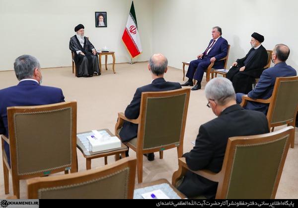 رئيس جمهورية طاجيكستان يلتقي بسماحة القائد  
