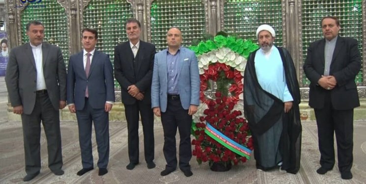 ادای احترام وزیر فرهنگ جمهوری آذربایجان به مقام شامخ امام خمینی(ره)
