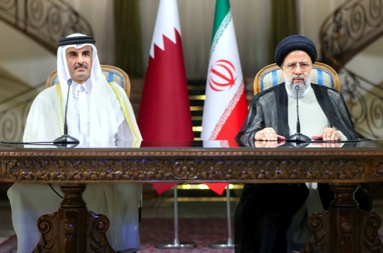 الرئيس الايراني وامير قطر يبحثان هاتفيا العلاقات الثنائية والمستجدات الاقليمية والدولية