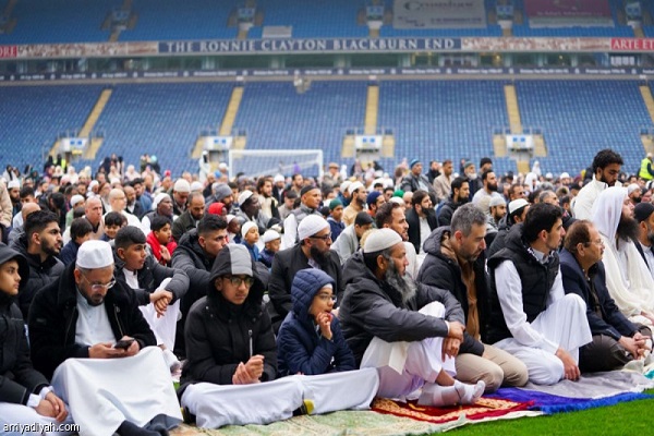 نماز عید قربان در ورزشگاه «بلکبرن راورز» انگلستان برپا می شود