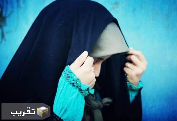 دشمن در تلاش است که چادر را از سر زن و دختر مسلمان بردارد