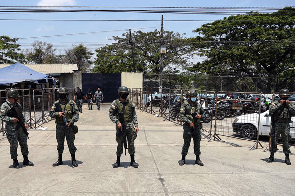 کشته شدن دست کم ۱۳ نفر در پی شورش در زندانی در اکوادور