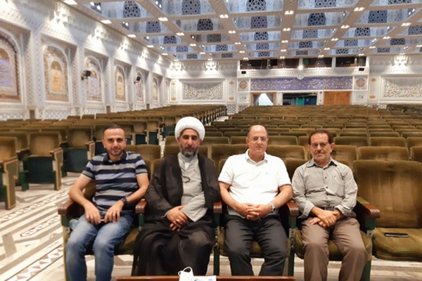 رئيس الجامعة الإسلامية في لبنان يشيد بمقتنيات المكتبة الرضوية