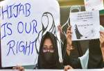 اعتراض دانش‌آموزان هندی به ممنوعیت حجاب در یک کالج