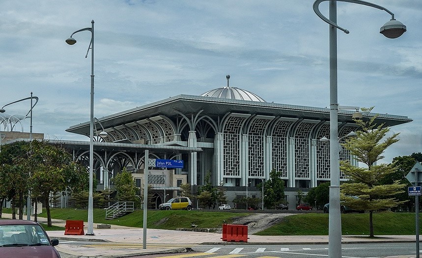Iron Mosque in Putrajaya, Malaysia (photo)  