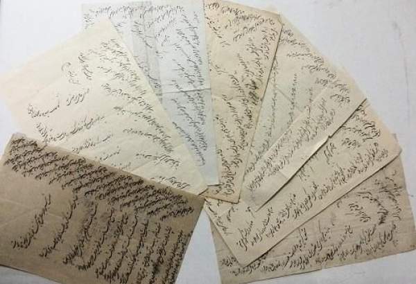 اهدا مجموعه اسناد عصر ناصری به سازمان اسناد و کتابخانه ملی ایران