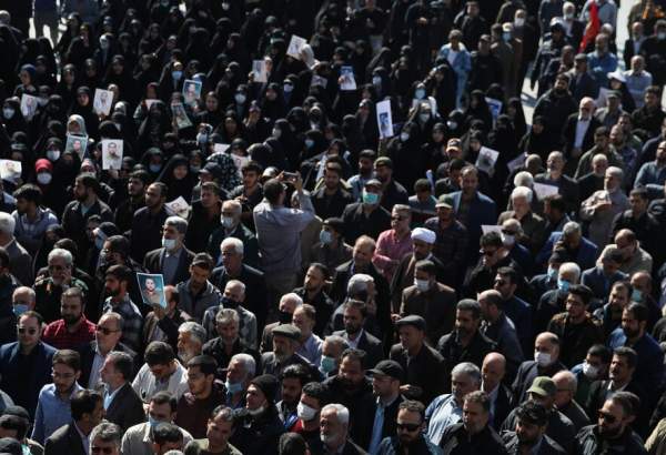 برگزاری مراسم وداع با شهیدان مدافع حرم در میدان امام حسین (ع)