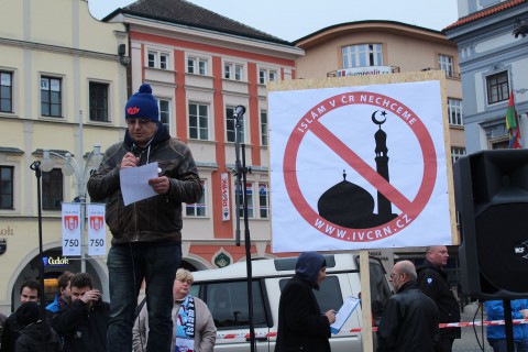 تبعیض و تنفر .... مشکلات تازه مسلمانان در دانمارک
