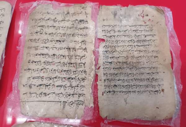 مرمت قرآن قدیمی 500 ساله در کتابخانه ملی تایوان