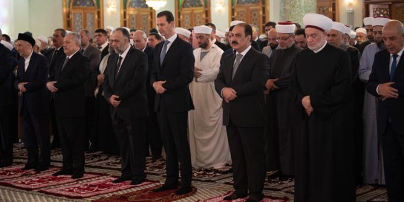 الرئيس السوری يؤدي صلاة عيد الفطر السعيد في رحاب جامع حافظ الأسد بدمشق  
