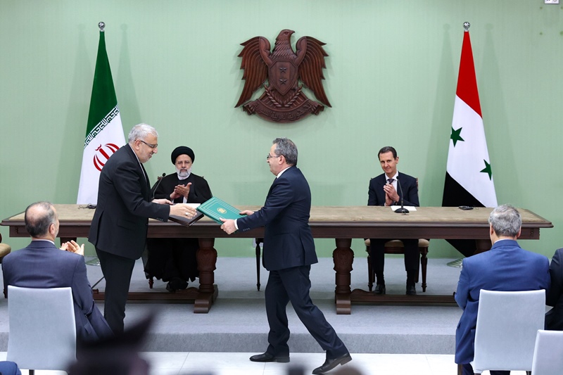 توقيع 15 وثيقة تعاون بين إيران وسوريا برعاية رئيسي والأسد