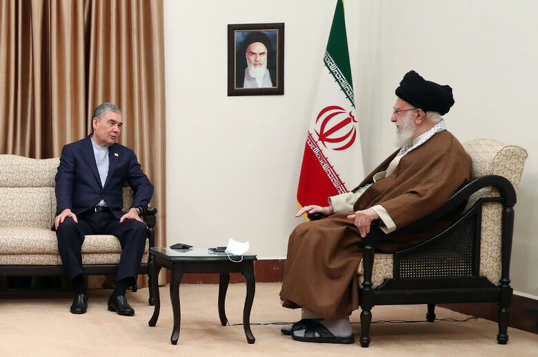 رئيس مجلس تشخيص مصلحة الشعب التركمانستاني يلتقي قائد الثورة الاسلامية  