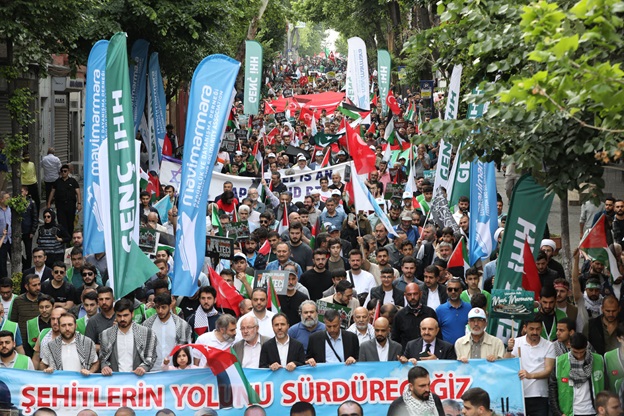 راهپیمایی قدس و شهدا در استانبول برگزار شد